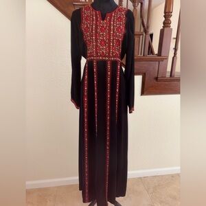 Elegant Black and Red Embroidered Dress Tatrez thoub thobe computer